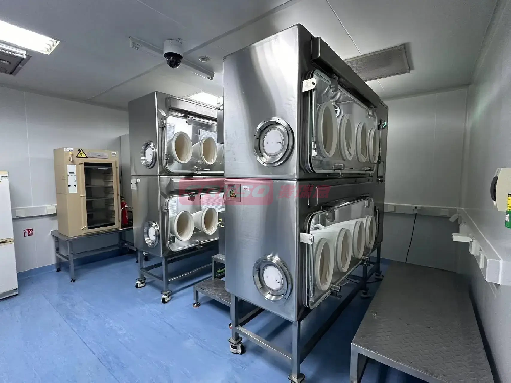 Ferret breeding isolator