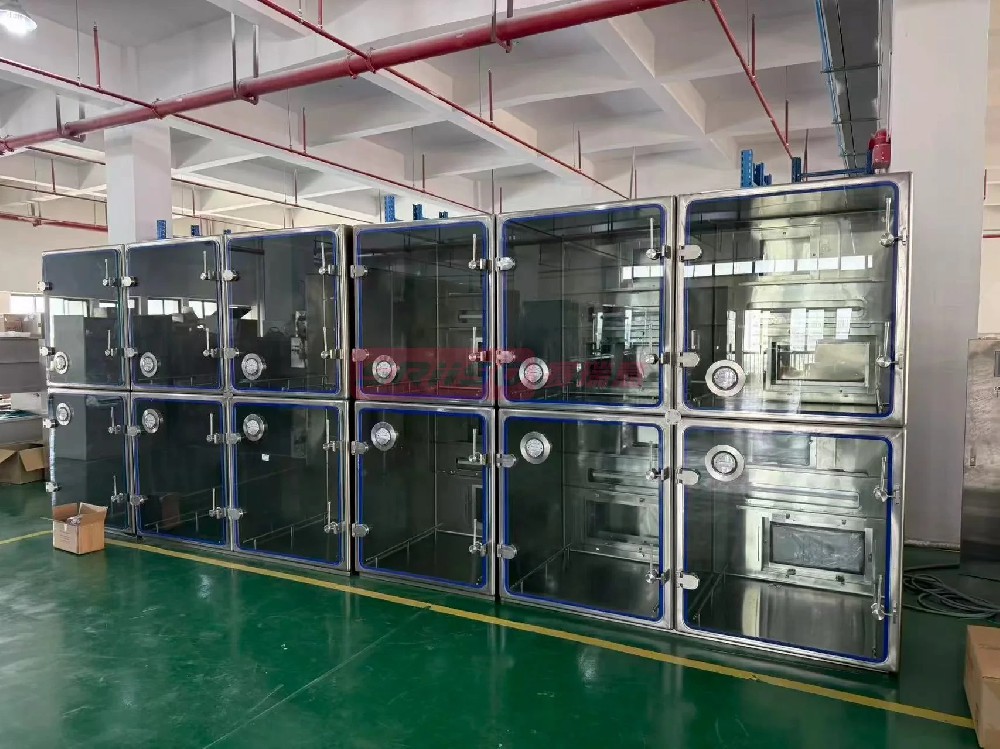 Monkey breeding isolator