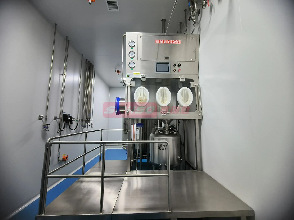 Crude peptide dissolution negative pressure isolator